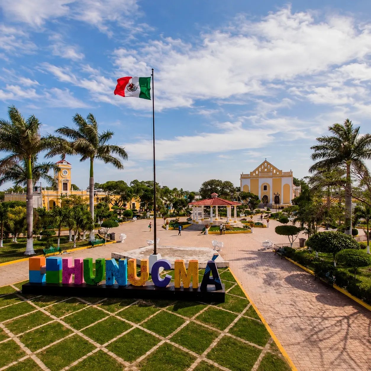 hunucma_plaza_OTHÓ